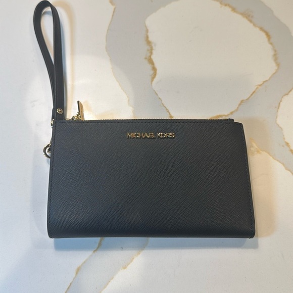 Michael Kors Jet Set Waet Wristlet in Black EUC - Picture 1 of 8